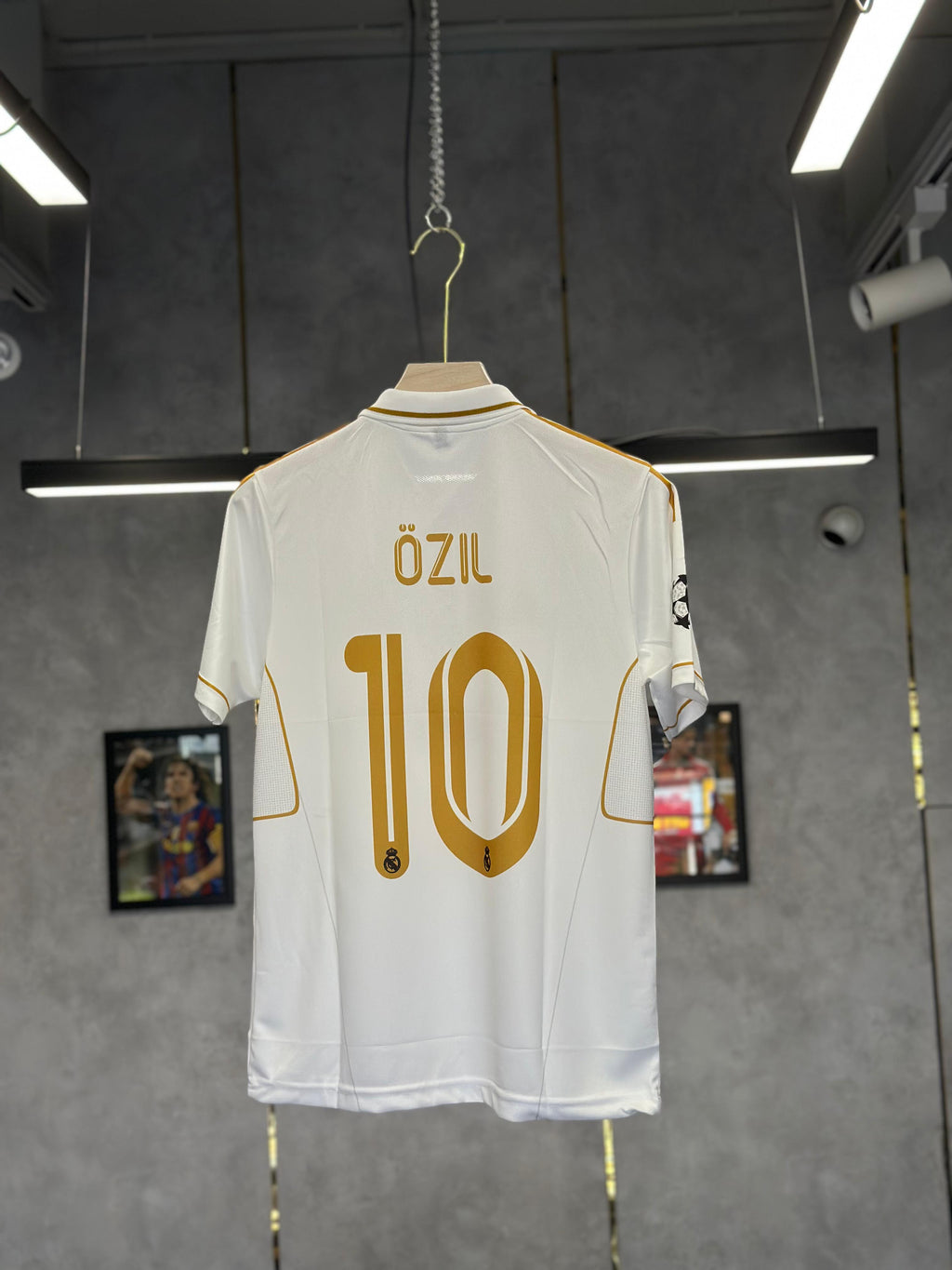 REAL MADRID 2011/12 OZIL EMBROIDERY POLO NORMAL SLEEV PREMIUM QUALITY HOME KIT