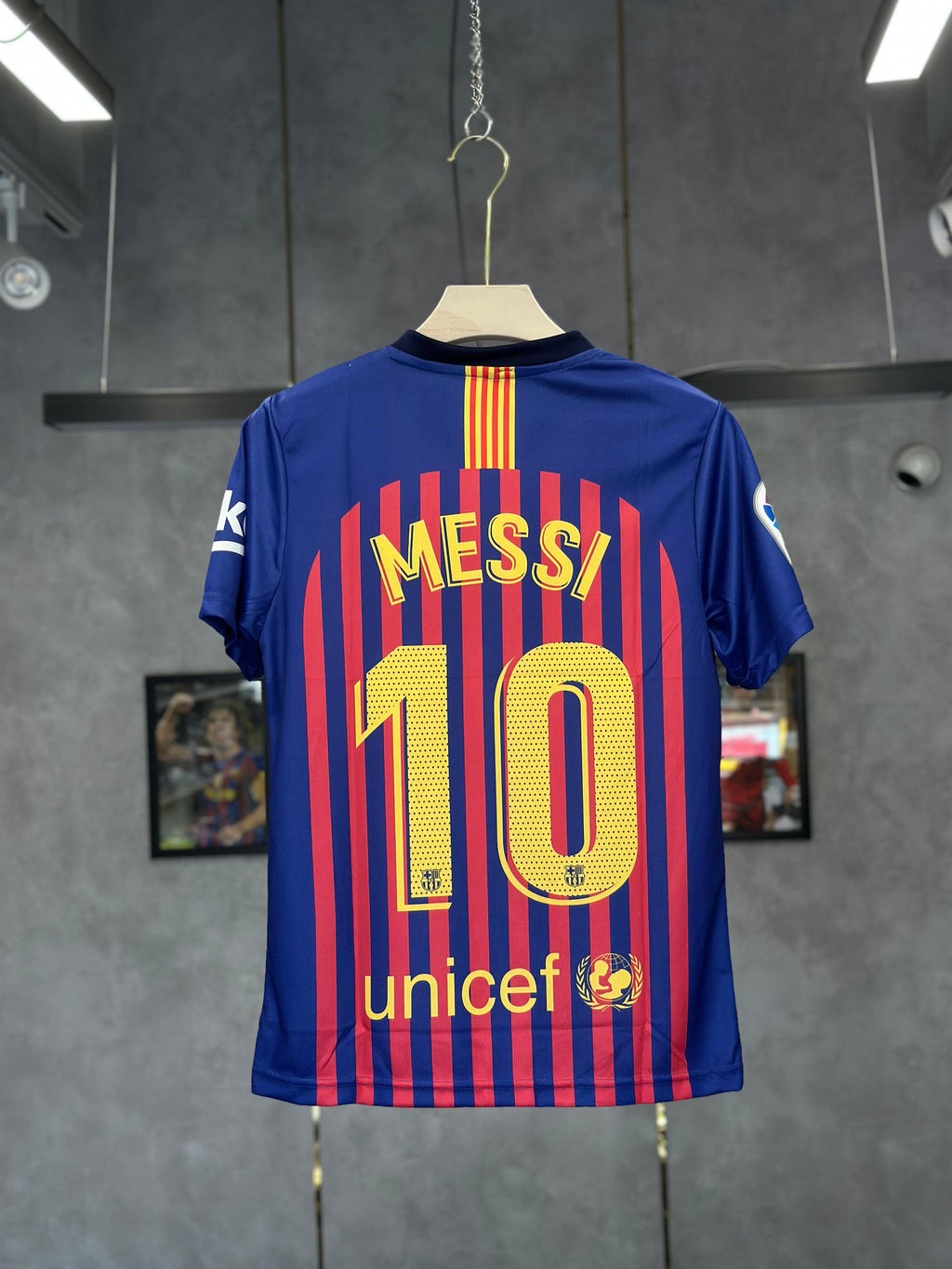 BARCALONA 2018/19 MESSI PIPE NECK EMBROIDERY NORMAL SLEEVE PREMIUM QUALITY HOME KIT