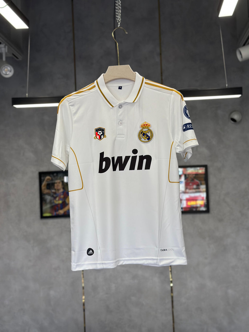 REAL MADRID 2011/12 OZIL EMBROIDERY POLO NORMAL SLEEV PREMIUM QUALITY HOME KIT